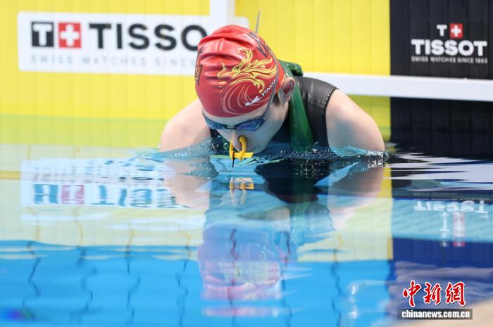 成都世运会残疾人自由潜水赛中国队斩获四金