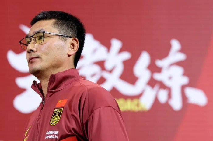 中国男足力克库拉索迎战喀麦隆 韦世豪破门展现