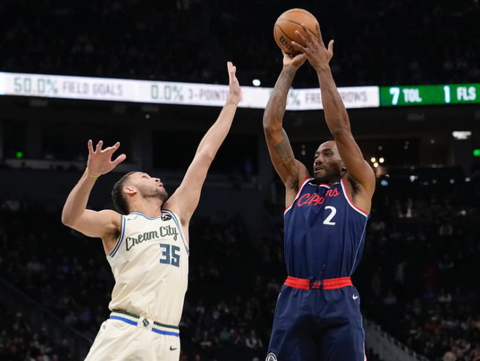 伦纳德巅峰表现遇快船重建，孤身坚守季后赛希