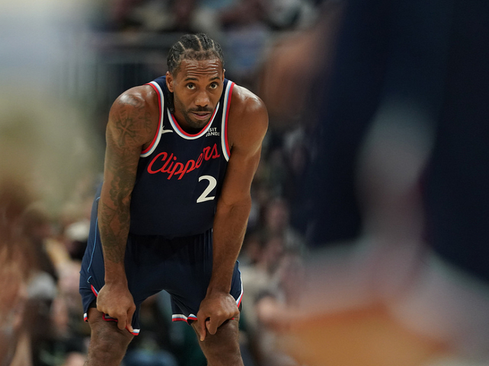 伦纳德巅峰表现遇快船重建，孤身坚守季后赛希