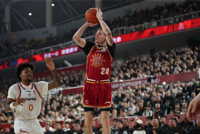 山西汾酒主场迎战上海久事 虽败犹荣展现顽强斗