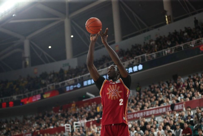 山西汾酒主场迎战上海久事 虽败犹荣展现顽强斗