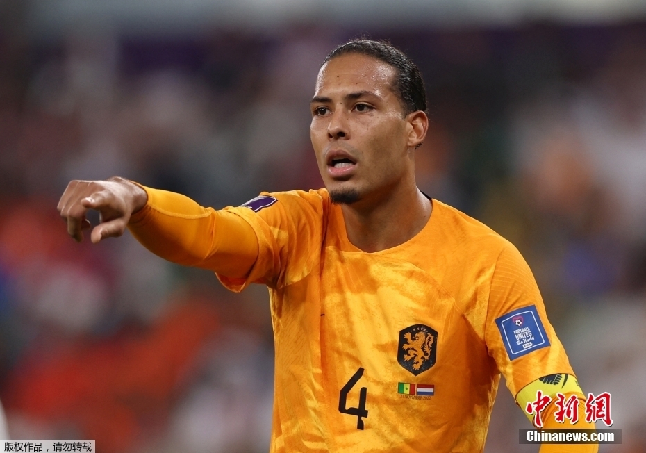 荷兰首战告捷范加尔启用新人门将诺珀特助球队